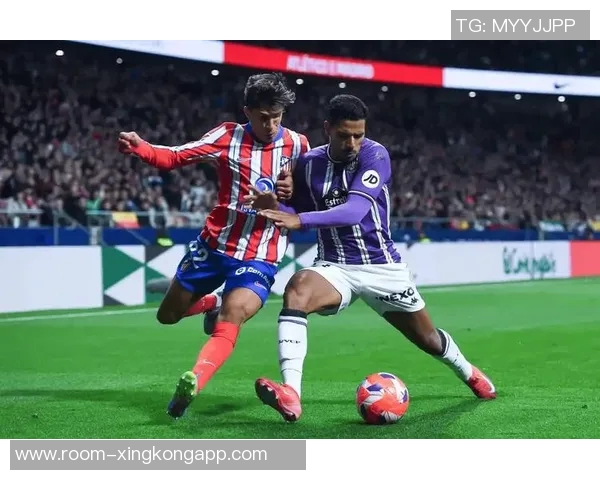 马洛卡前锋穆里奇热身意外踢中儿童引发关注及时救治获赞